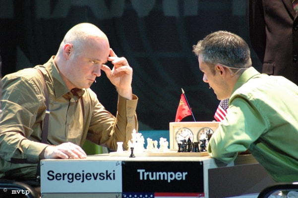 Jeroen Phaff en Jasper Kerkhof spelen schaak